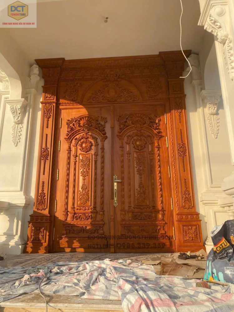 Bộ cửa mặt tiền 2 cánh cổ điển gỗ gõ đỏ CC66GD đẳng cấp